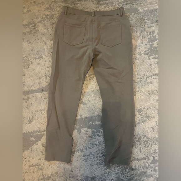 Stylish Tan Pants Chico’s Size 1.5 Slimming Pencil Pant - Picture 3 of 4